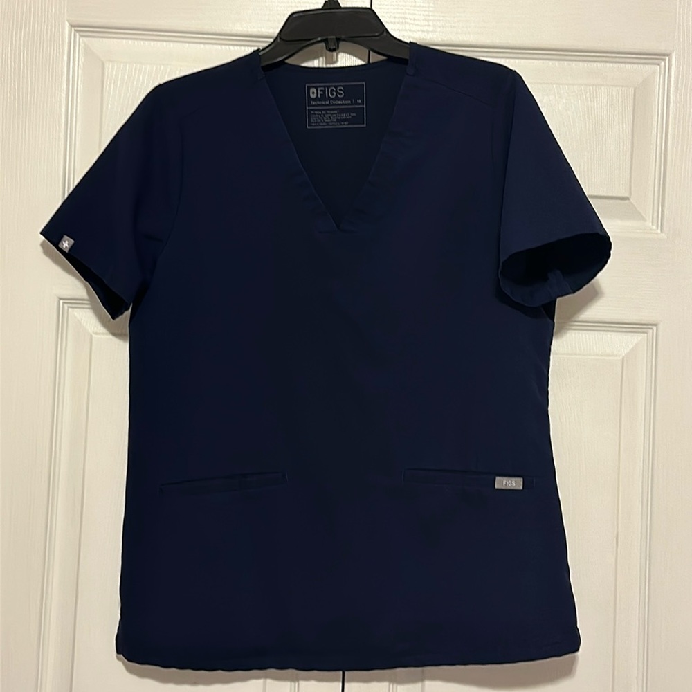 Figs scrub top size M